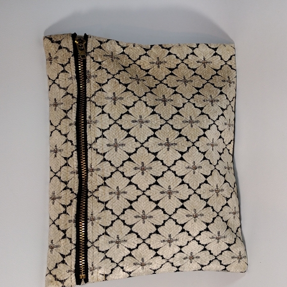 Cosmetic bag,  money jewelry, what not bag - Picture 4 of 4